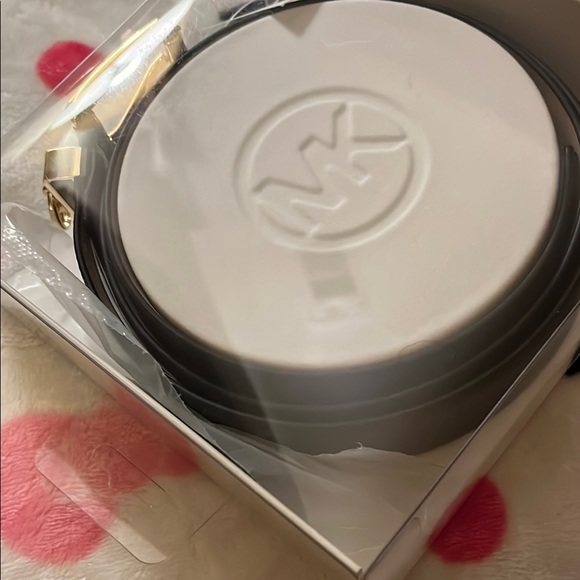 Michael Kors White and Black Round Crossbody Bag - Picture 2 of 4